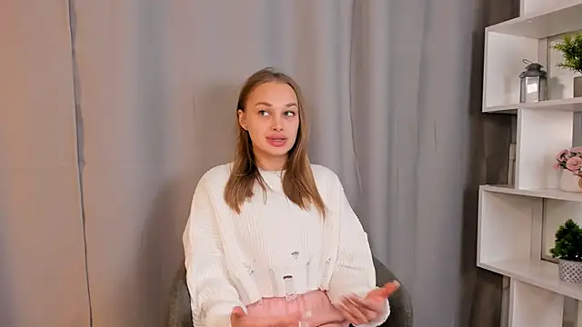 SlyviaCrapo online show from 10/29/25, 01:24