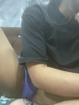 Heena Sharma982 online show from 03/05/26, 07:32