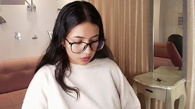 KamyGlam online show from 02/09/26, 08:02