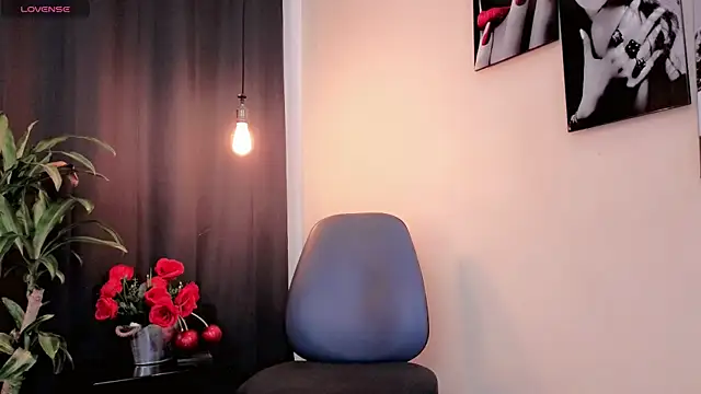 Flor Gil online show from 12/04/25, 03:16