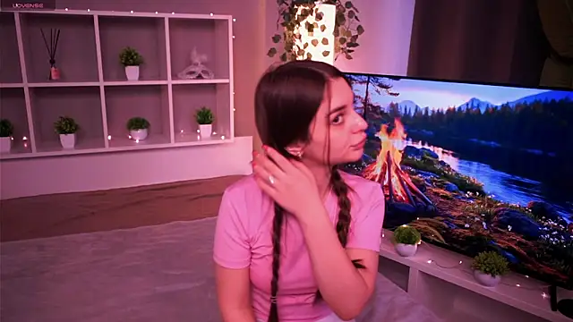 LauraHansil online show from 11/05/25, 08:36