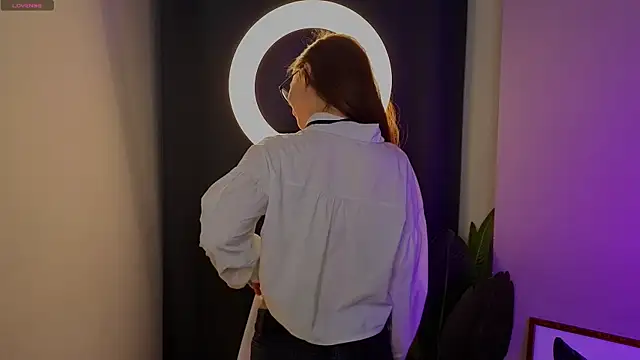 LauraHansil online show from 04/15/26, 07:10