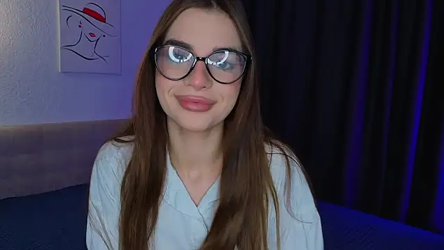 LauraHansil online show from 05/18/26, 07:09