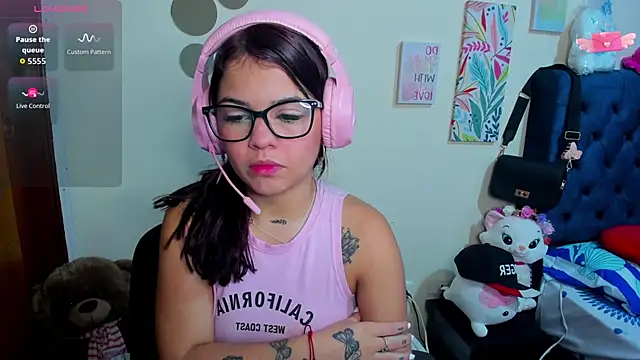 Emma boo online show from 11/17/25, 03:07