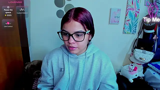 Emma boo online show from 12/14/25, 07:07