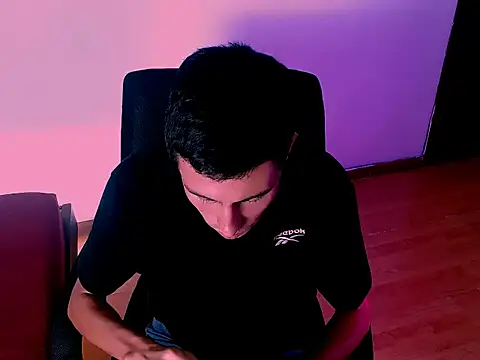 Snapshot of noah_jack01 chatting on 11/03/25, 08:54 noah jack01 online show from 11/03/25, 08:54