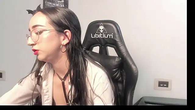 LindsayWild online show from 11/03/25, 06:42