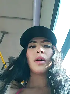 Moon And Sunn online show from 11/01/25, 01:02