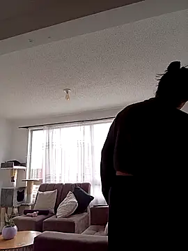 Snapshot of Macarena-2 chatting on 10/29/25, 09:49 Macarena-2 online show from 10/29/25, 09:49