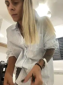 sabrinaneves online show from 04/18/26, 07:07