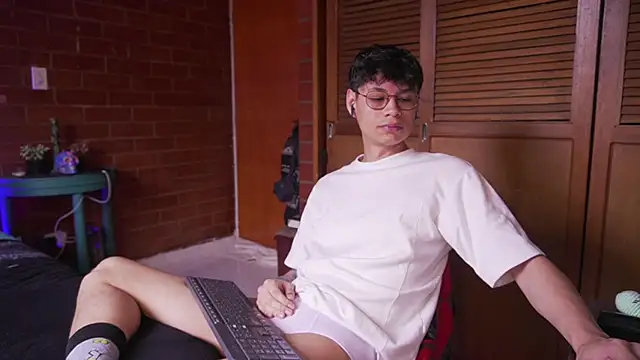 estmonnn online show from 01/13/26, 02:00