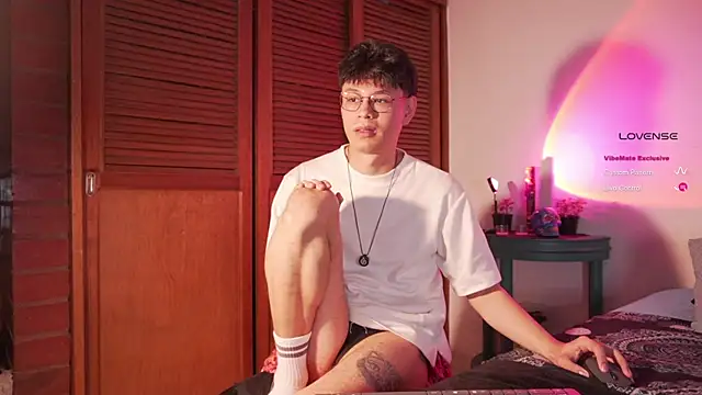 estmonnn online show from 04/21/26, 01:42