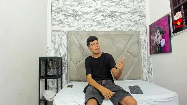 Snapshot of tomy_hotboy chatting on 10/29/25, 06:04 tomy hotboy online show from 10/29/25, 06:04