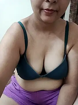Snapshot of Naughty-Nancy chatting on 04/16/26, 01:50 Naughty-Nancy online show from 04/16/26, 01:50
