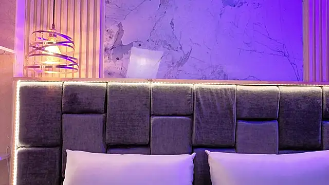 Im-Lola online show from 11/06/25, 07:37