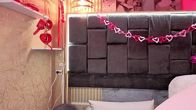 Im-Lola online show from 02/12/26, 09:43