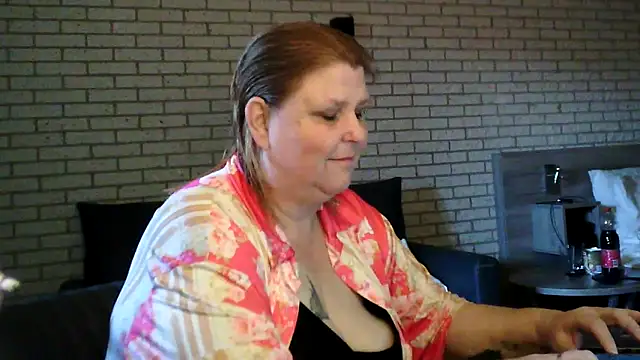 Sylviastar46 online show from 04/04/26, 06:55