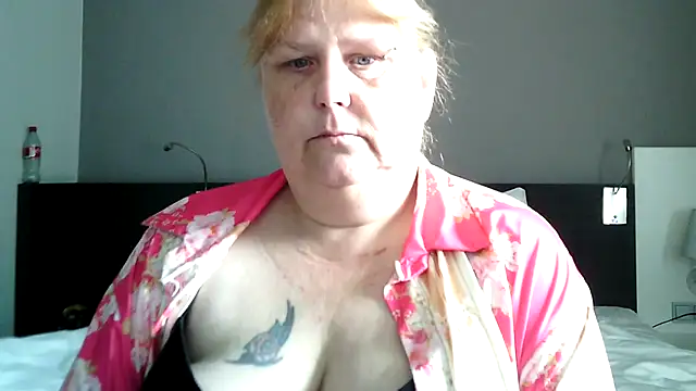 Sylviastar46 online show from 05/16/26, 07:38