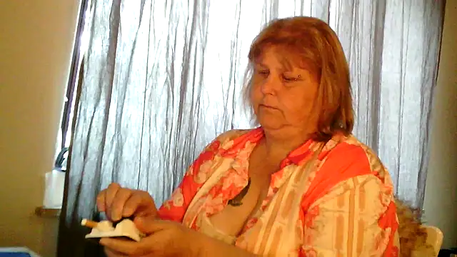 Sylviastar46 online show from 06/12/26, 07:51