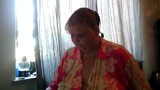 Sylviastar46 online show from 06/25/26, 07:35