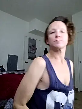 Snapshot of Karebearz1 chatting on 11/18/25, 04:44 Karebearz1 online show from 11/18/25, 04:44