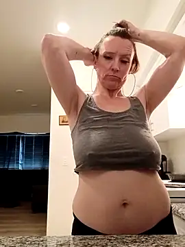 Snapshot of Karebearz1 chatting on 03/07/26, 04:59 Karebearz1 online show from 03/07/26, 04:59