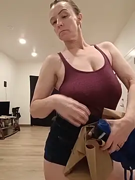 Karebearz1 online show from 05/11/26, 02:17