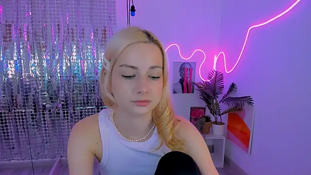 Jessie Cuti online show from 03/08/26, 01:59