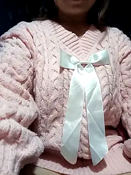 julybe online show from 12/16/25, 02:11