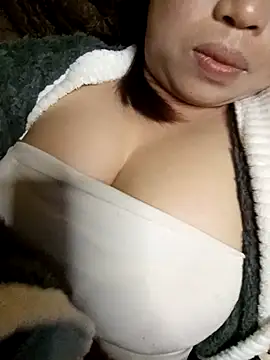 julybe online show from 03/04/26, 05:41