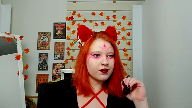 Snapshot of FoxPlayXX chatting on 10/31/25, 07:48 FoxPlayXX online show from 10/31/25, 07:48