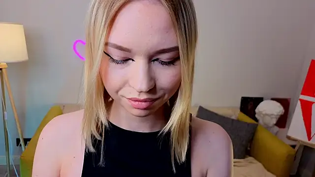 Snapshot of adellime chatting on 11/02/25, 01:35 adellime online show from 11/02/25, 01:35