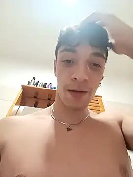 Snapshot of Pistacchio01 chatting on 10/31/25, 01:23 Pistacchio01 online show from 10/31/25, 01:23