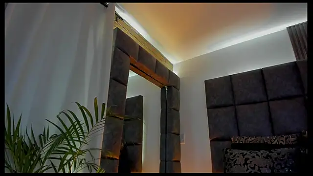 Snapshot of BrigitteVons chatting on 05/18/26, 04:07 BrigitteVons online show from 05/18/26, 04:07