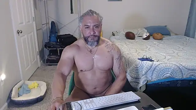 Snapshot of Chacho_1972 chatting on 06/14/26, 10:28 Chacho 1972 online show from 06/14/26, 10:28