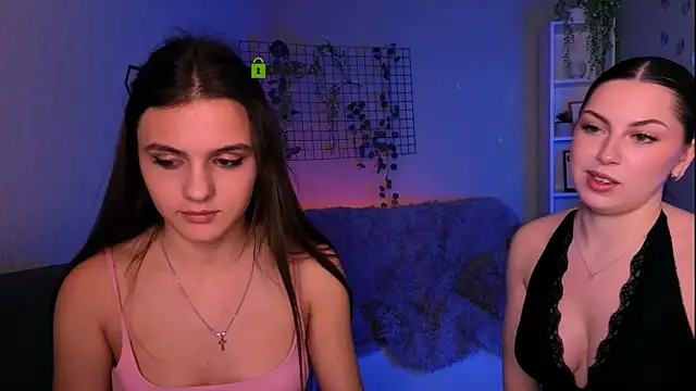 Snapshot of lisa_dark_ chatting on 03/13/26, 08:37 lisa dark online show from 03/13/26, 08:37