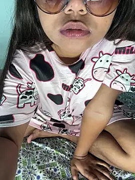 Snapshot of Cuty_Pussy1 chatting on 02/25/26, 03:32 Cuty Pussy1 online show from 02/25/26, 03:32