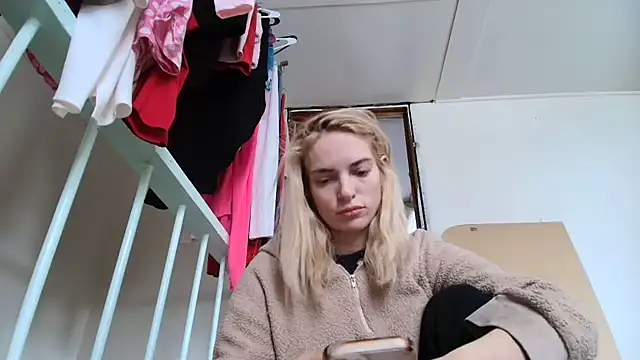 Snapshot of lanasharapovaxxx chatting on 12/01/25, 10:04 lanasharapovaxxx online show from 12/01/25, 10:04