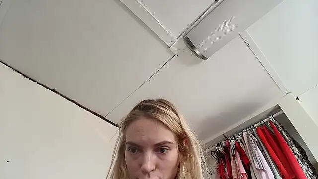 Snapshot of lanasharapovaxxx chatting on 01/17/26, 08:12 lanasharapovaxxx online show from 01/17/26, 08:12