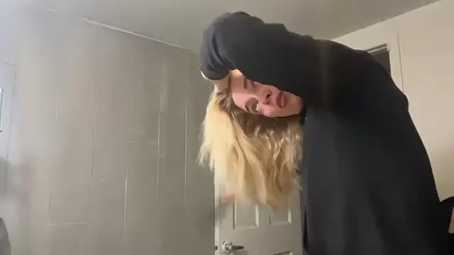 Snapshot of lanasharapovaxxx chatting on 02/14/26, 03:53 lanasharapovaxxx online show from 02/14/26, 03:53