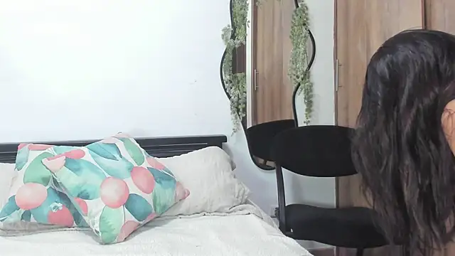 MailynAndNick online show from 04/13/26, 07:41