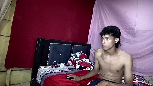 Snapshot of nicolas441 chatting on 10/31/25, 06:25 nicolas441 online show from 10/31/25, 06:25