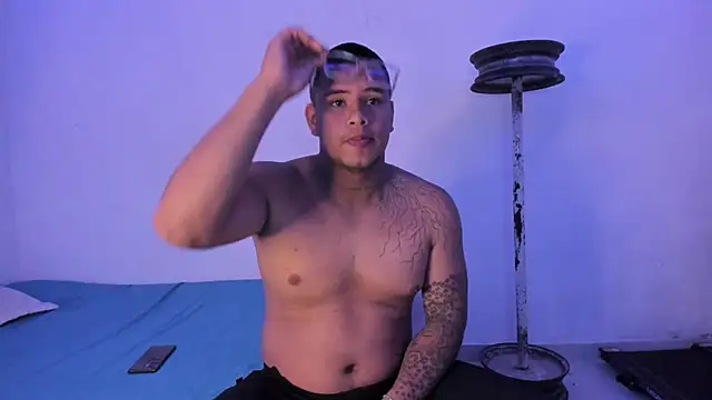 LucassFoster online show from 11/05/25, 01:55