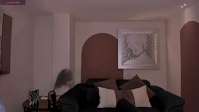 LaurentRosse1 online show from 04/19/26, 06:10