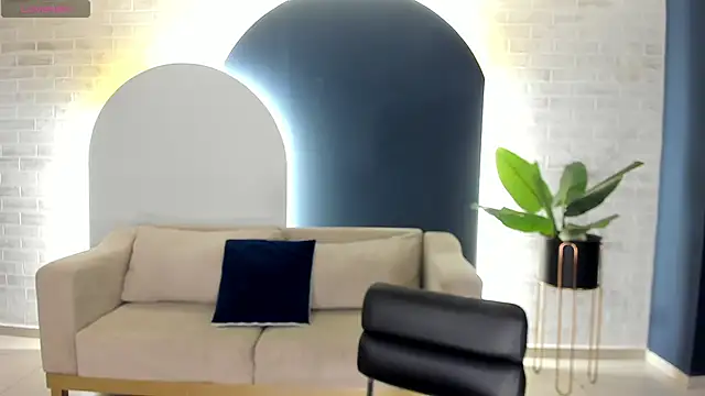 Snapshot of BellaConnorX chatting on 05/12/26, 04:42 BellaConnorX online show from 05/12/26, 04:42