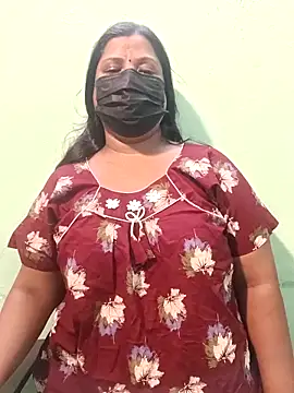 Snapshot of tamil_Nithya_J chatting on 04/29/26, 06:25 tamil Nithya J online show from 04/29/26, 06:25
