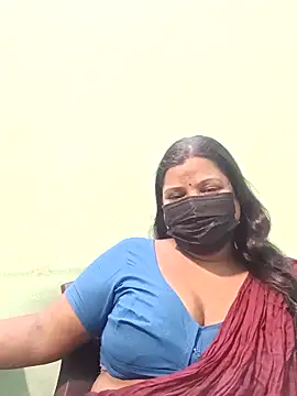 Snapshot of tamil_Nithya_J chatting on 05/08/26, 04:45 tamil Nithya J online show from 05/08/26, 04:45
