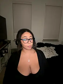 minha baby online show from 11/07/25, 04:12