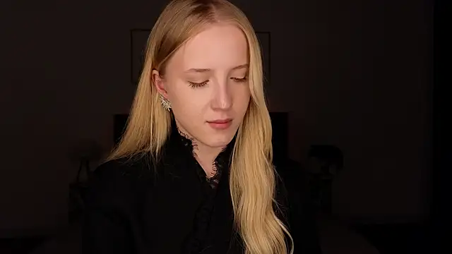 Snapshot of adele_armass chatting on 07/22/26, 10:12 adele armass online show from 07/22/26, 10:12
