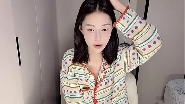 yuyu-33 online show from 11/26/25, 02:01